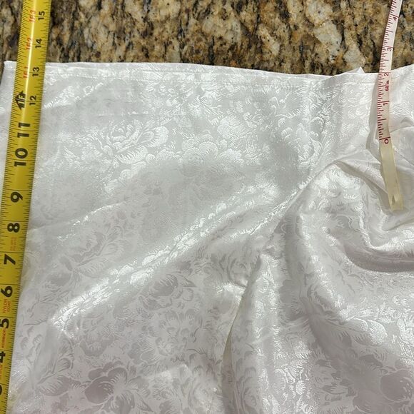 12th Tribe High Waisted Satin Shorts In White With Silver Floral Print Size M - Picture 8 of 9
